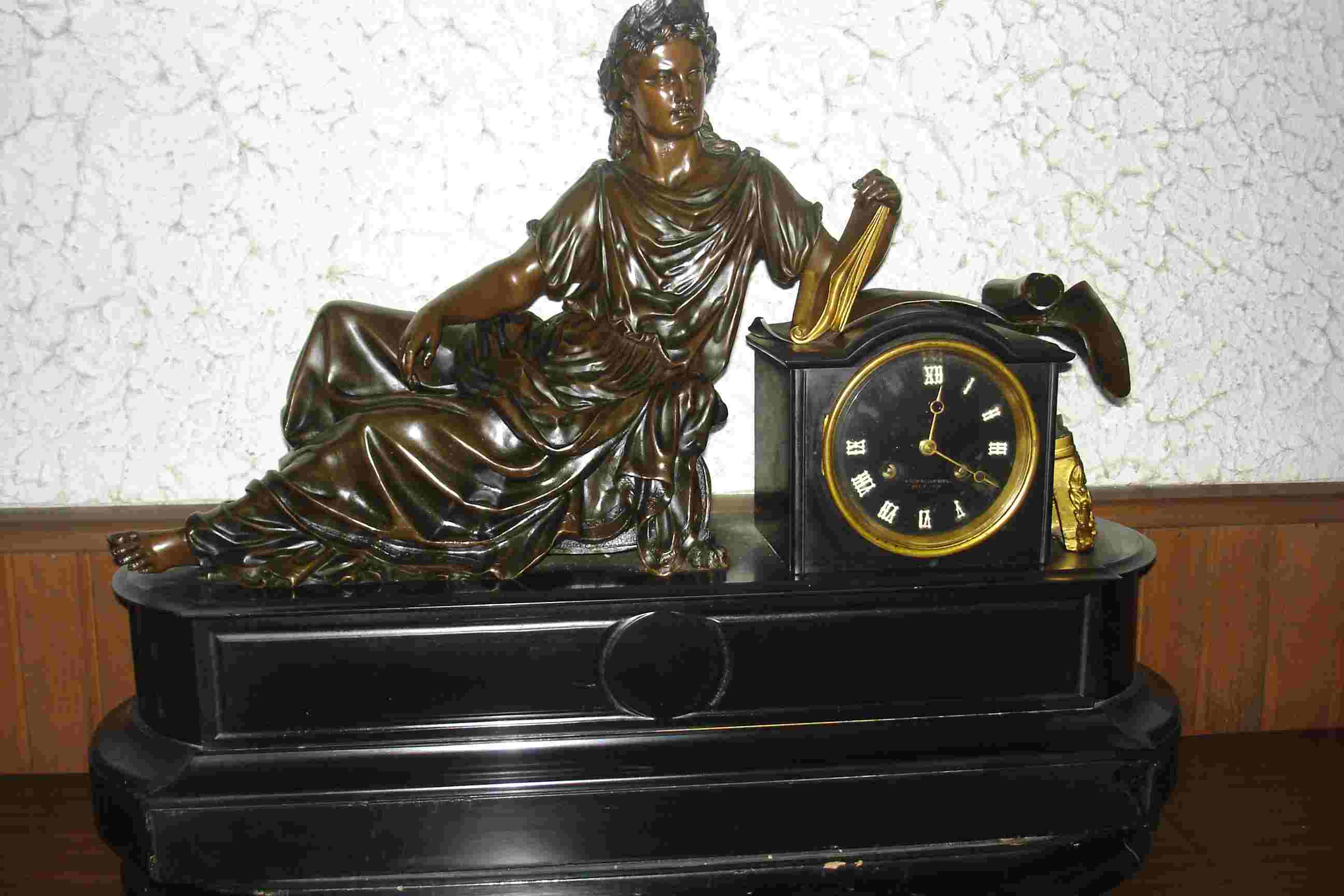 parigina_in_bronzo_francese_orologio